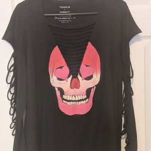 Torrid Size 1, Black Women’s Ladder Cuts On The Sleeves And Chest Size